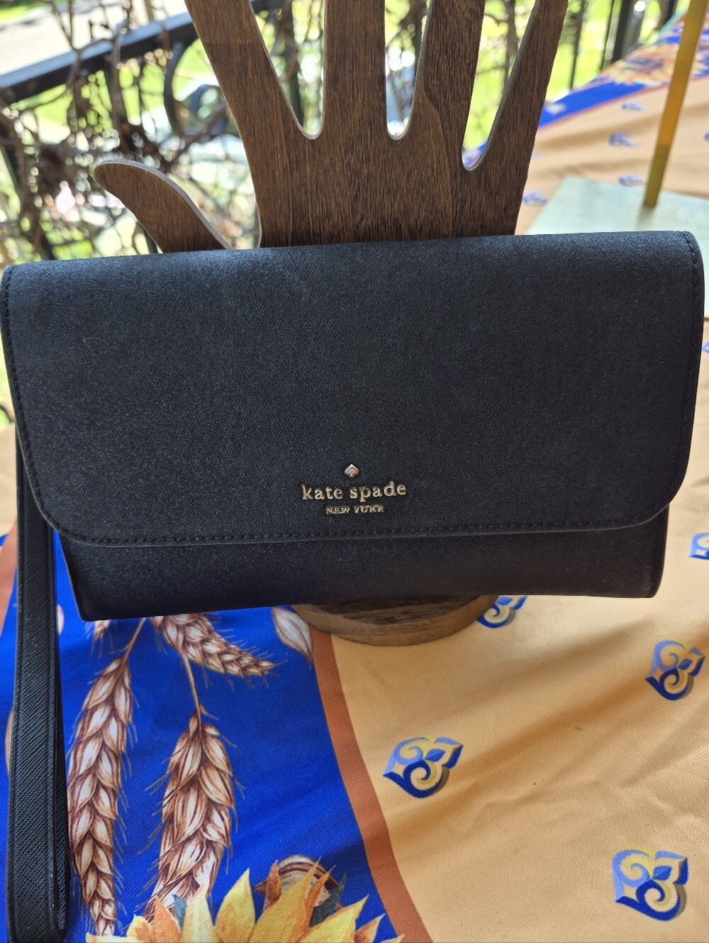 KATE SPADE 🎀 Flap Phone CLUTCH/WRISTLET 🎀 BLACK TINSEL glitter fabric 🖤$199 R